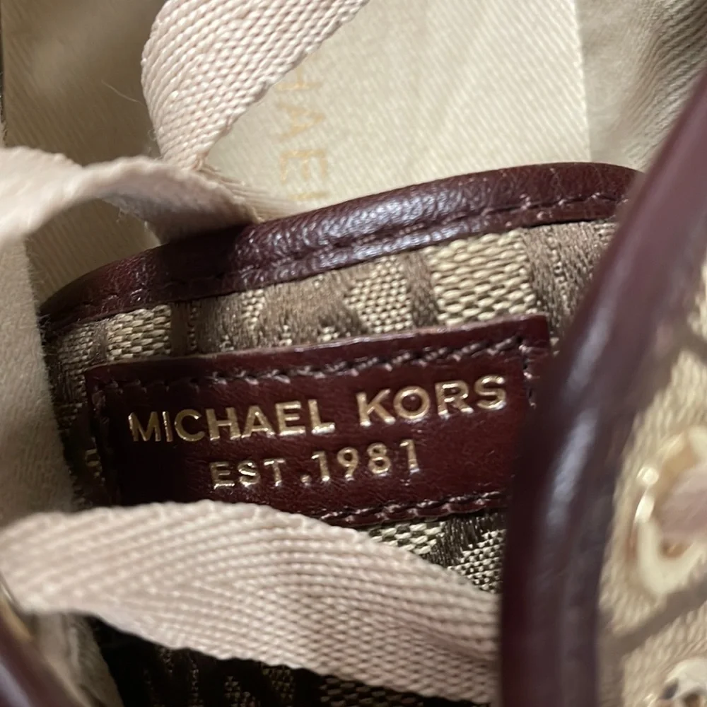 Michael Kors SALE! - Picture 8 of 12